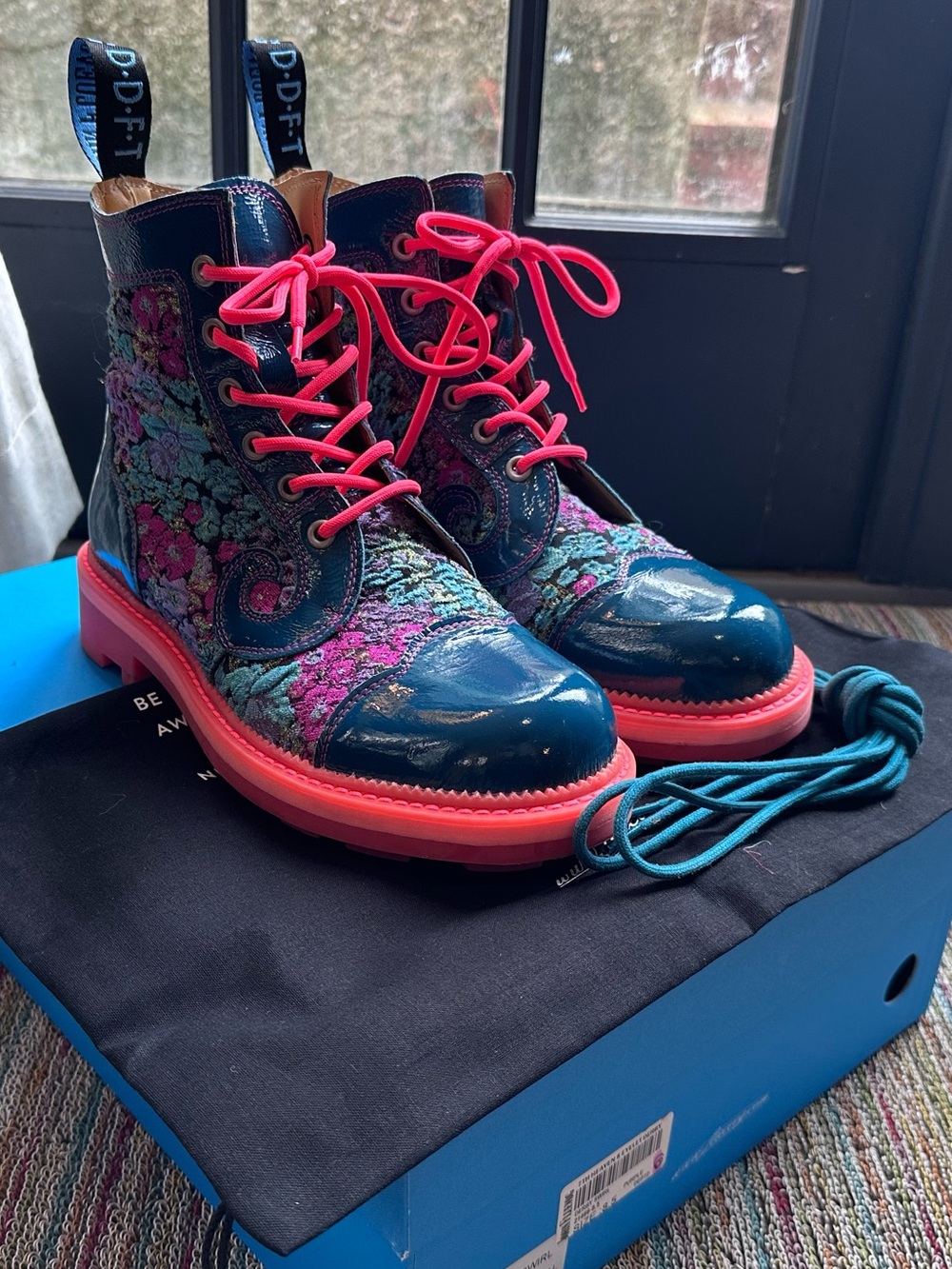 Fluevog LIKE NEW 7th Heaven Derby Swirl 6-eye teal patent/floral fabric boot-8.5